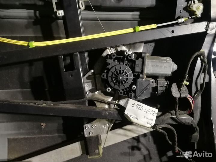 Стеклоподъемник задний левый Audi A6 C5