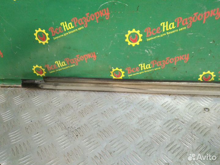 Бархотка стекла дверей правая Cadillac Cts 2 купе