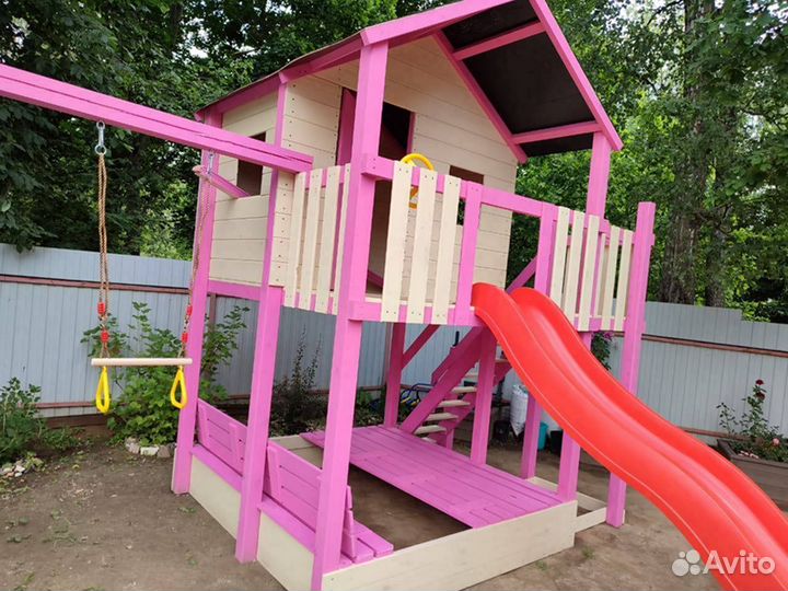 Детский домик на сваях