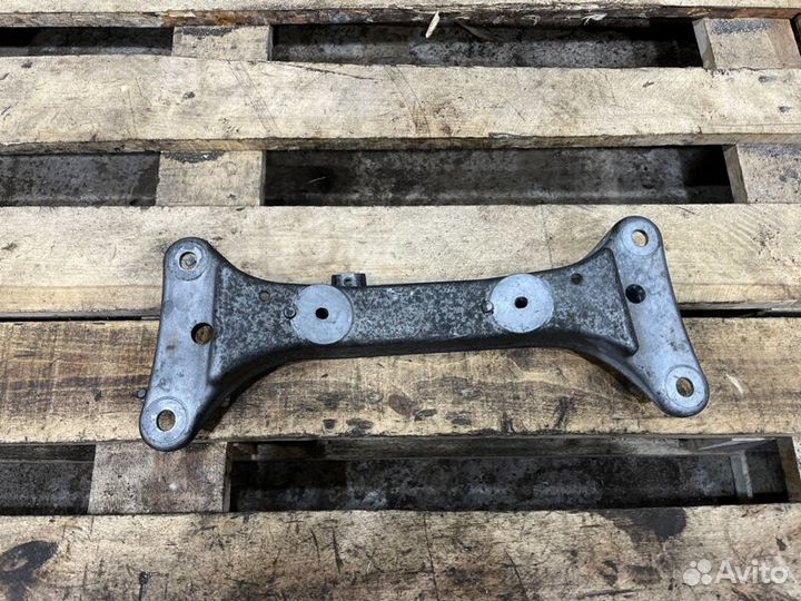 Кронштейн АКПП Bmw 1 E87 N46B20 2007