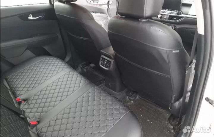 Чехлы кожаные для Hyundai Solaris