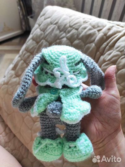 Вязаные игрушки зайка