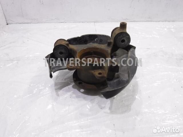 Кулак задний левый 8E0505435L