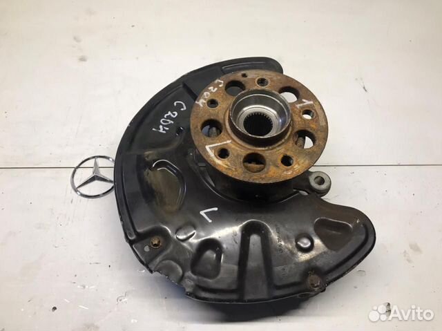 Кулак поворотный передний лев Mercedes w204 4matic