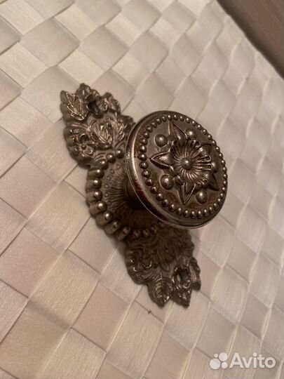 Шкатулка, вышивка, ручка, крючок металл СССР