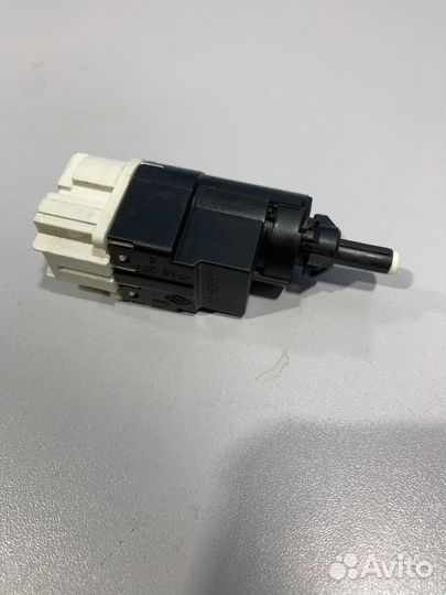 Датчик включения стоп сигнала Лягушка Renault sand