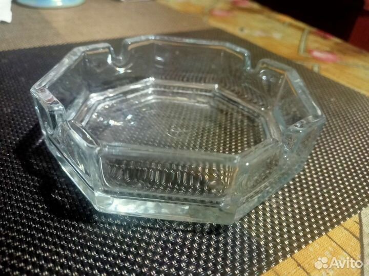 Пепельница стекло