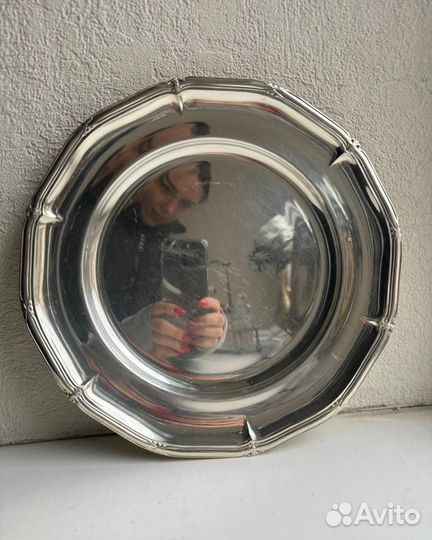 Большие подносы, Англия