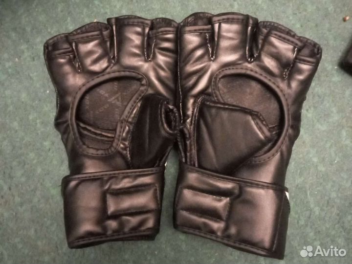 Перчатки для единоборств RDX