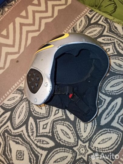 Шлем горнолыжный детский uvex