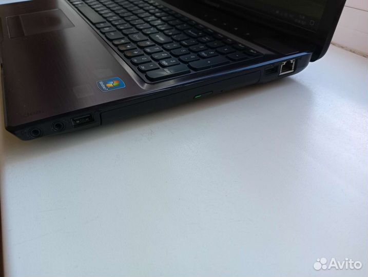 Lenovo металл, 4 ядра, SSD, видеокарта 2гб