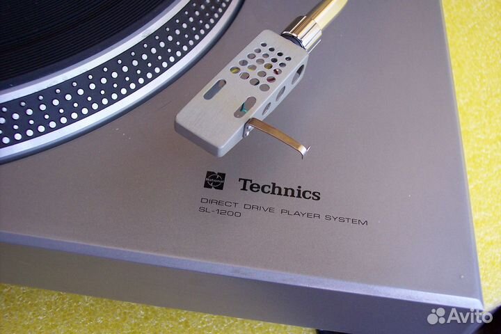 Проигрыватель пластинок Technics SL-1200 1972 год