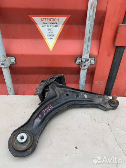 Рычаг передний нижний правый V-class Vito W638