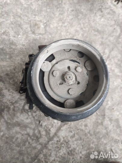 Компрессор кондиционера Mitsubishi Galant 8