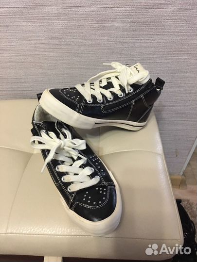 Кроссовки для девочки