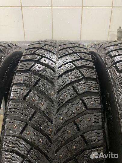 Michelin X-Ice North 4 215/65 R16