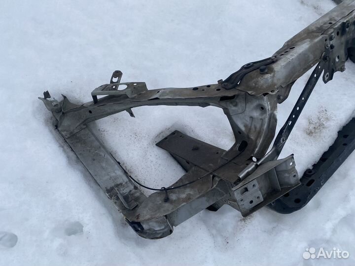 Рамка радиатора / телевизор Honda Legend KB1