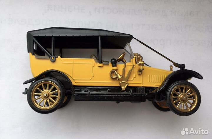 Модель Руссо-балт А22 без ми торпедо жёлтый