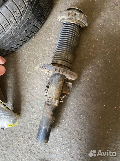 Стойки передние skoda fabia 2