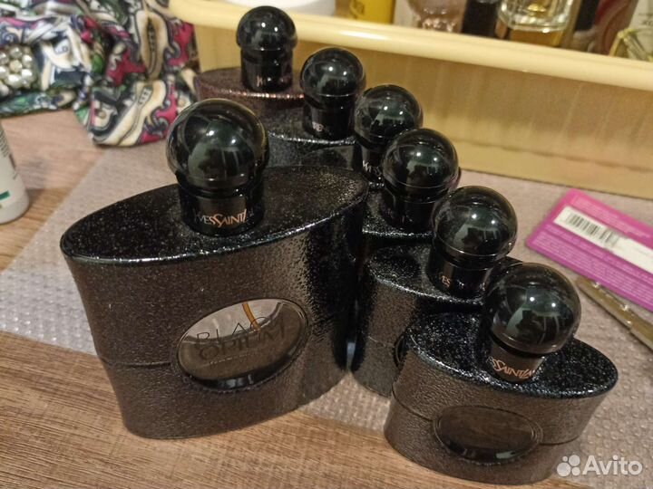 Остатки от духов, флаконы и коробки