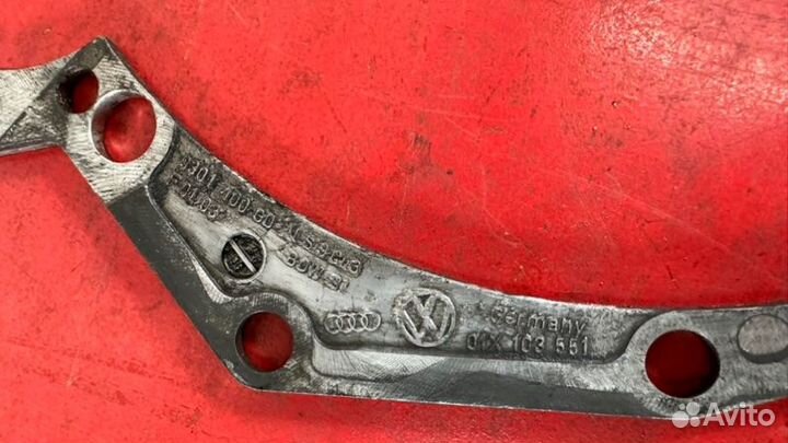 Промежуточная пластина кпп Audi A6 C6 2.0 BRE TDI