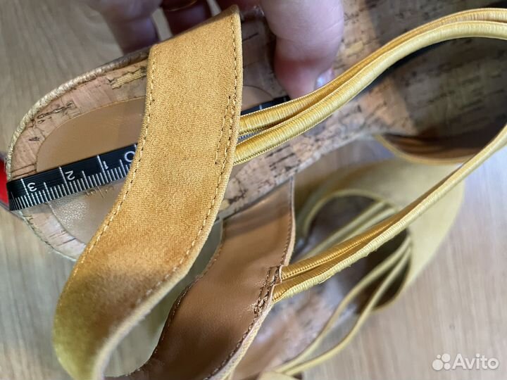 Босоножки next 38(идут на 37)