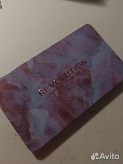 Тени для век Revolution