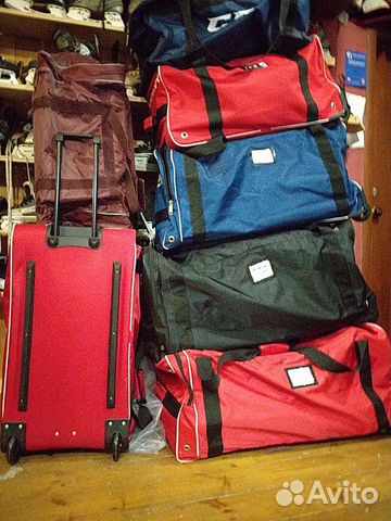 Баулы хоккейные новые наколесах и без