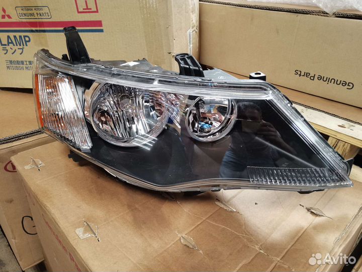 Mitsubishi outlander xl фара правая
