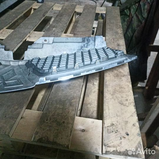 Решетка радиатора Мицубиси L 200