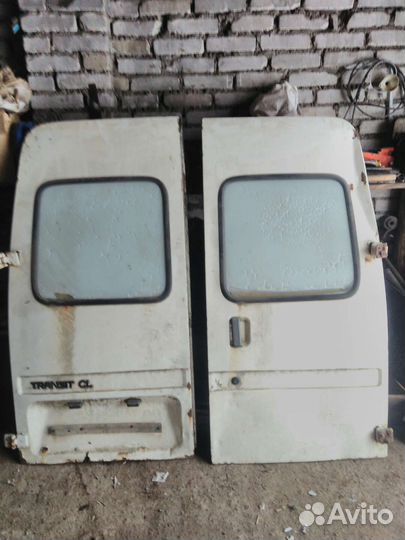 Двери задние на ford transit 99гв