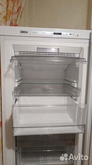 Продаю морозильную камеру