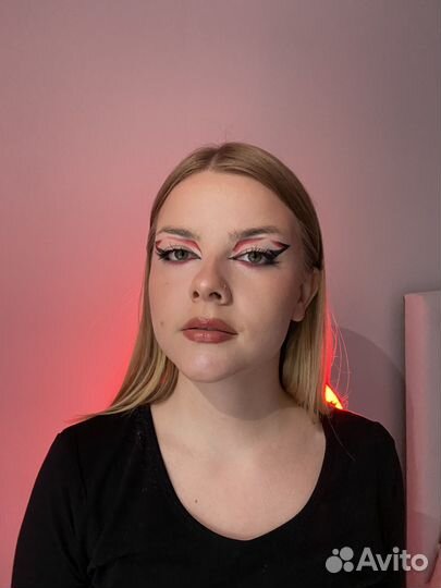 Модель на макияж
