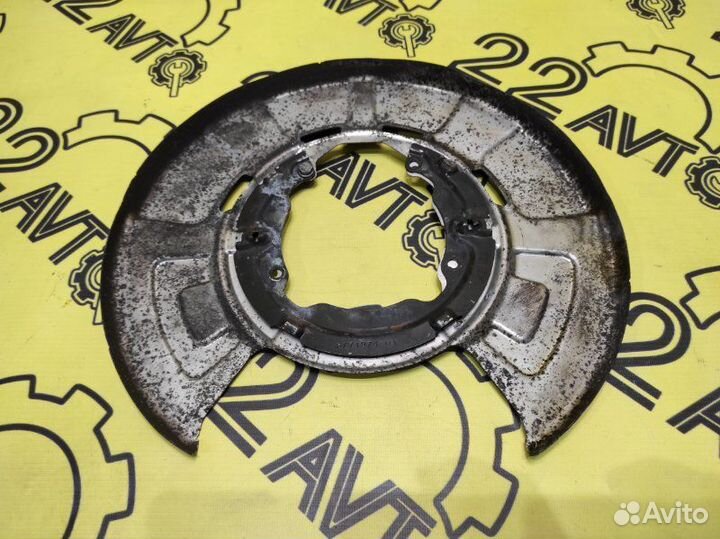 Щиток тормозного механизма задний правый Bmw X5