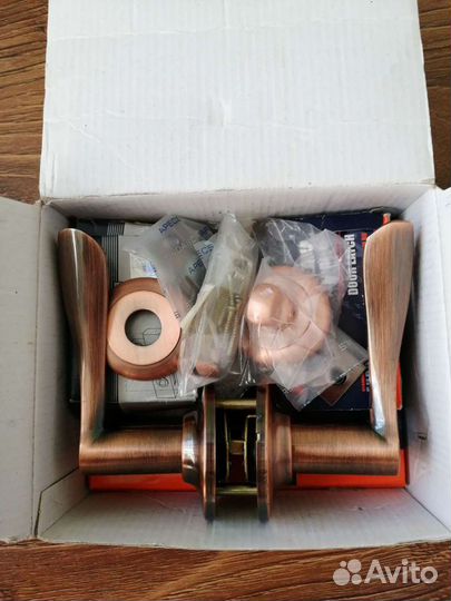 Комплект ручек для межкомнатных дверей