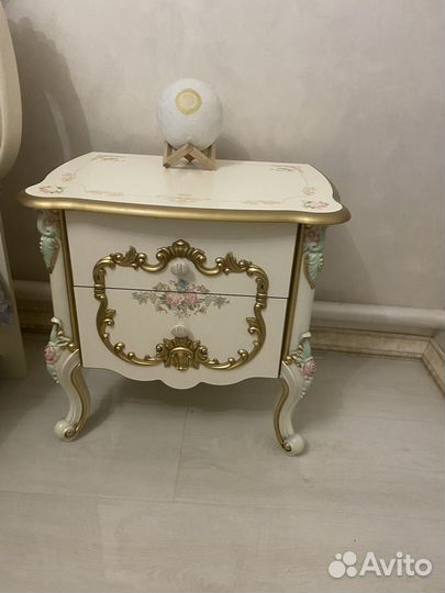 Спальный гарнитур