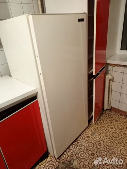 Продам холодильник