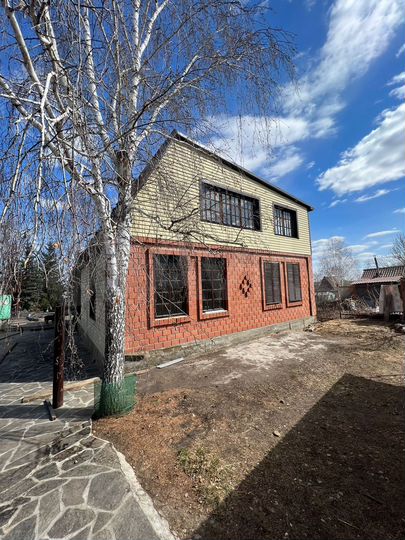 Дом 180,3 м² на участке 4,5 сот.