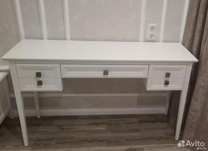 Письменный стол узкий с ящиками