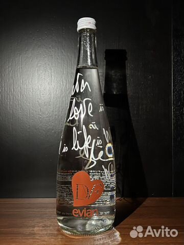 Коллекционная бутылка Evian DvF 2013