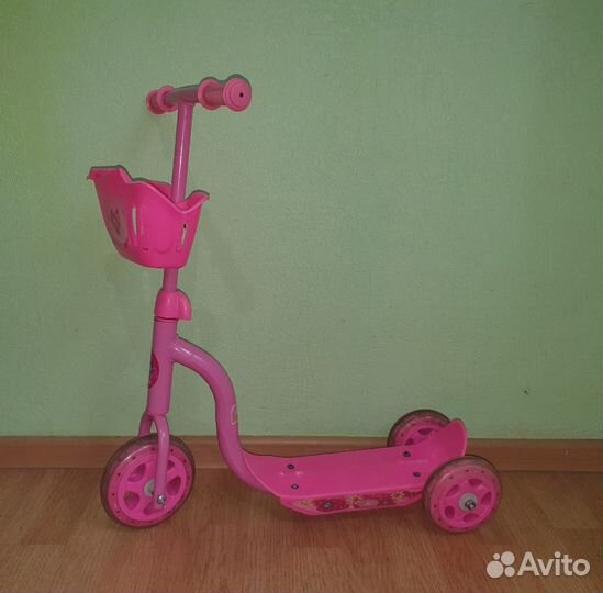 Самокат трехколесный
