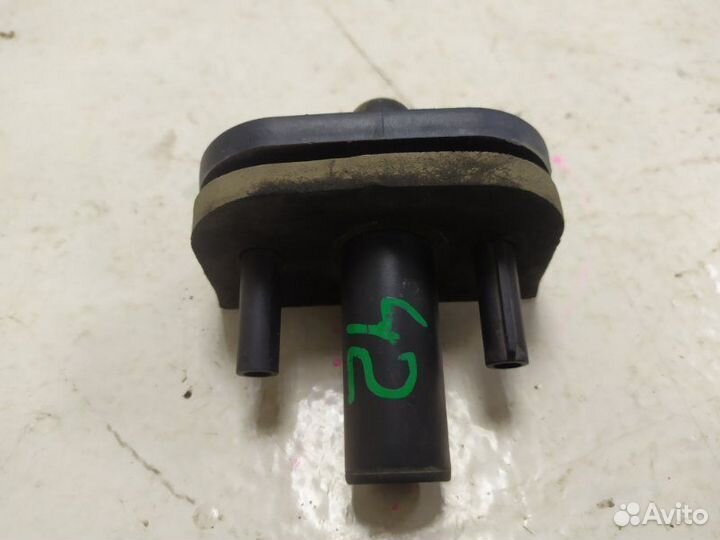 Кронштейн Opel Astra H Z16XER 2007