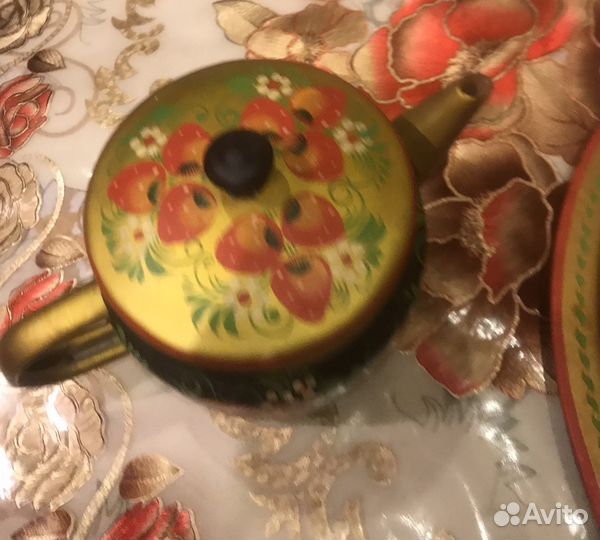 Поднос и посуда хохлама