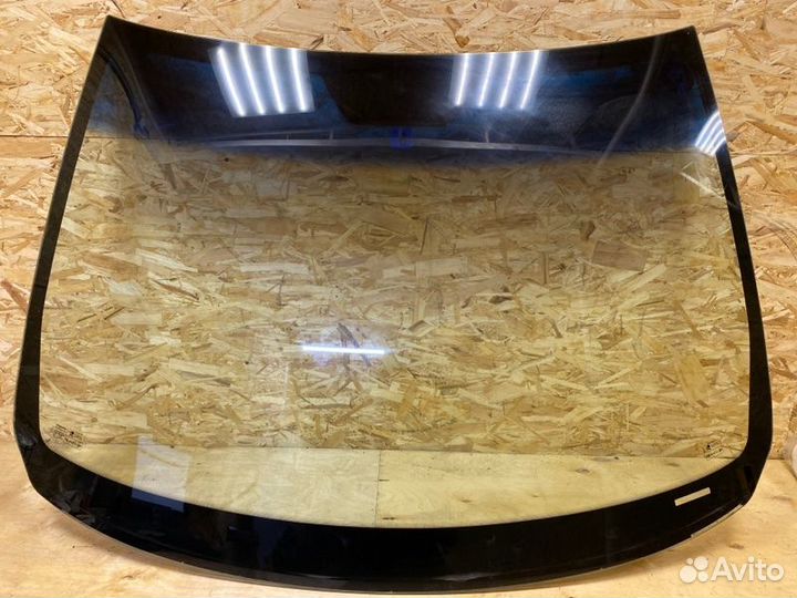 Стекло лобовое переднее Volvo Xc90 UK B5254T2 2006