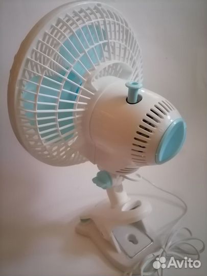 Вентилятор настольный с прищепкой