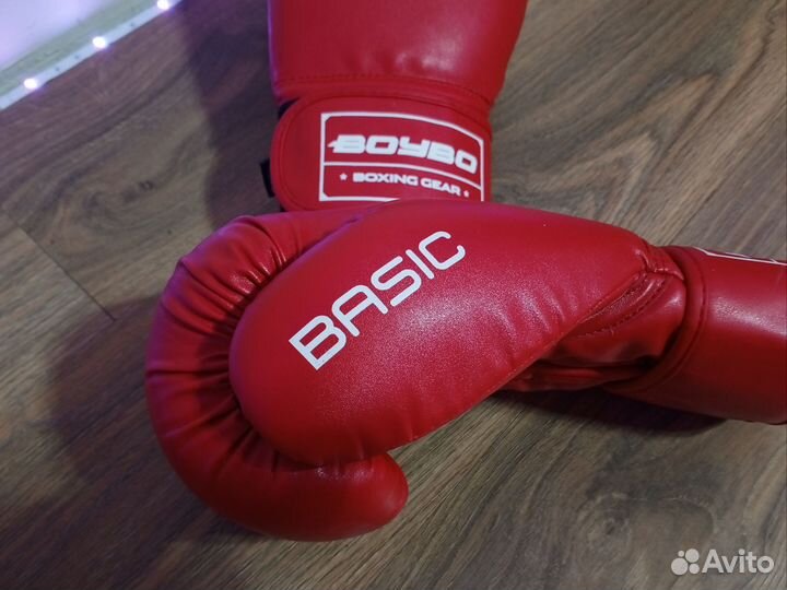 Боксерские перчатки BoyBo Basic 10 oz