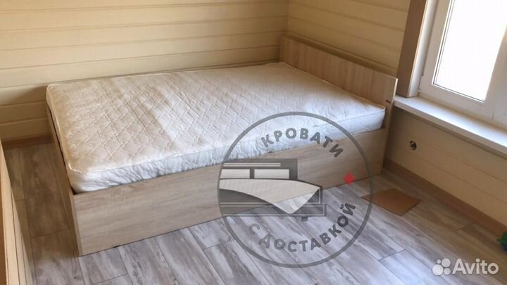 Кровать с матрасом