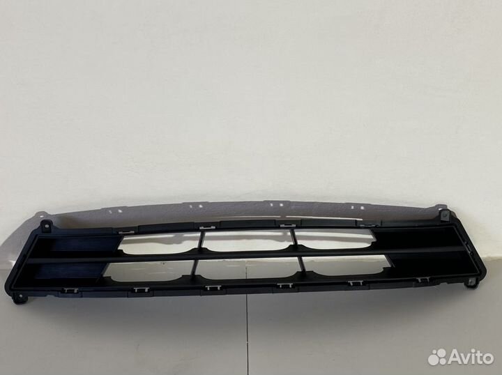 Решетка бампера Хендай Солярис Передняя 2015
