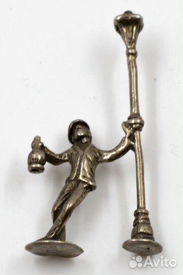 Статуэтка гуляки Серебро Описание