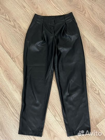 Брюки из экокожи